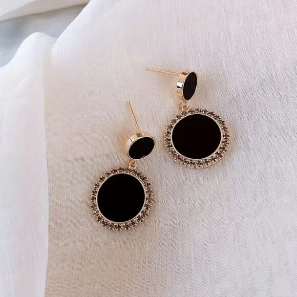 🔅🆕✨🔅Elegant Luxurious Black Decor Dangle Earrings🔅✨ - Picture 3 of 8